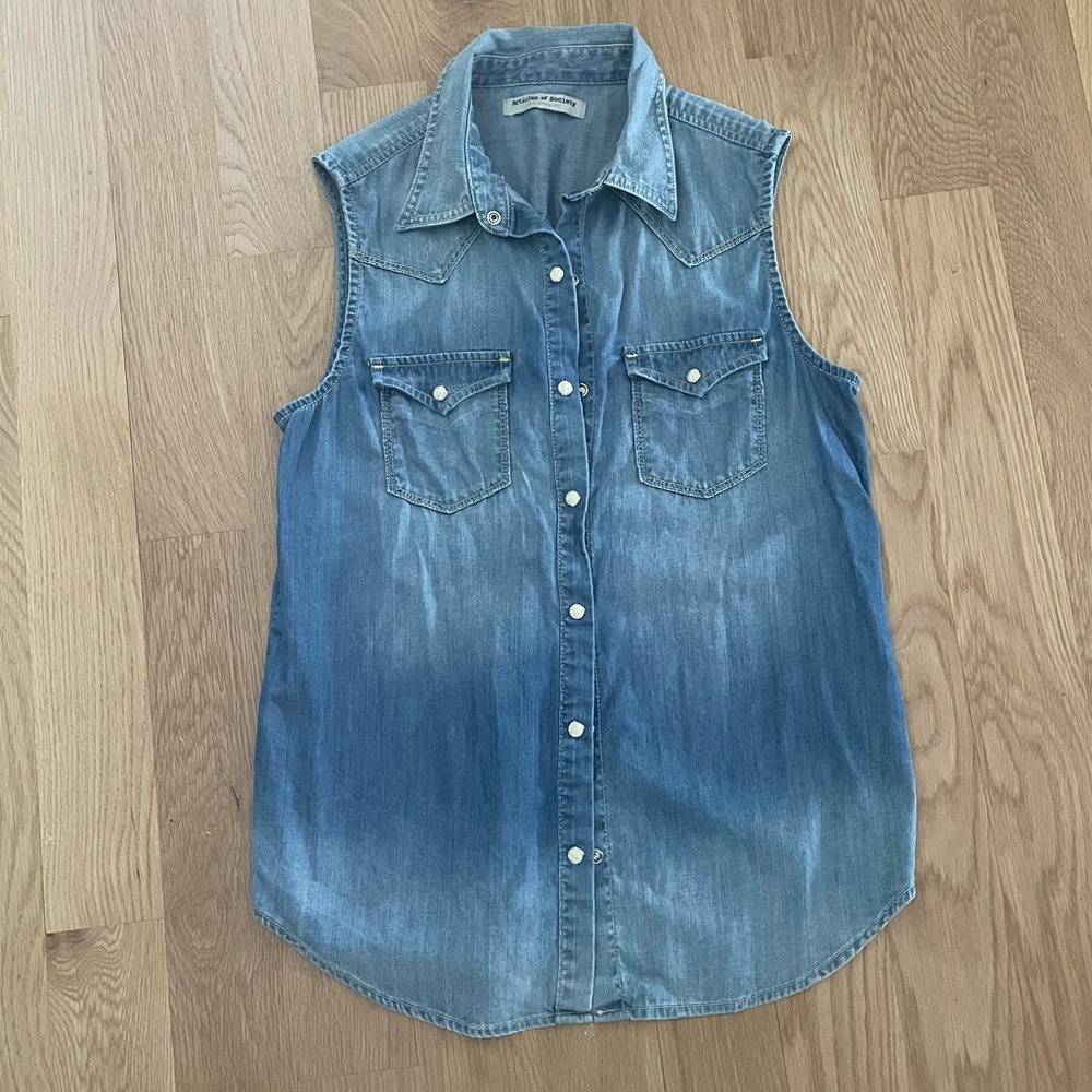 Denim sleeveless western style shirt Size M